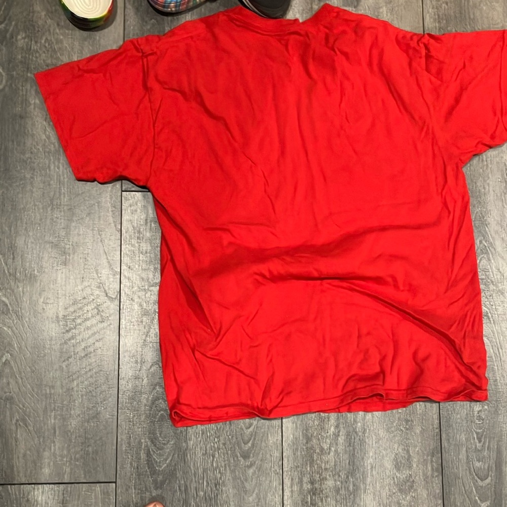 Plain red t shirt size medium unisex